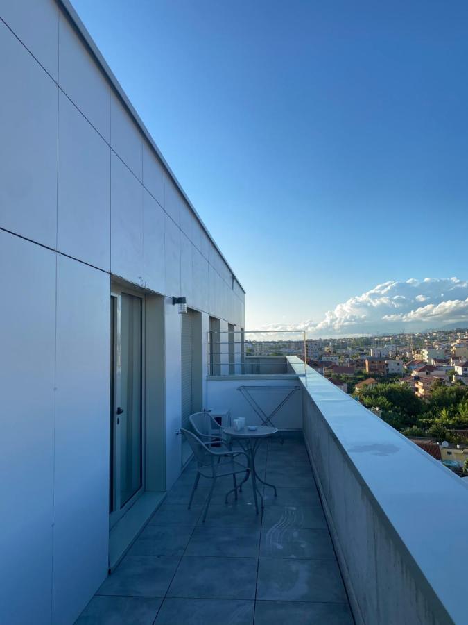 Luxury Rooftop 23 Bed & Breakfast Tirana Exterior photo