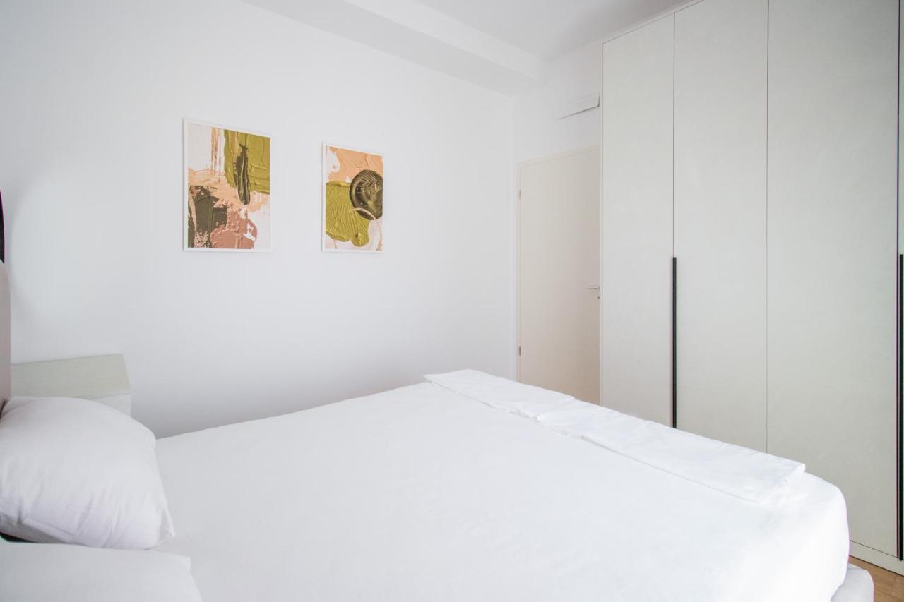 Luxury Rooftop 23 Bed & Breakfast Tirana Exterior photo
